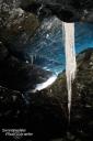 Eiszapfen im Inneren der Gold Mine Cave Eishöhle im Skatafell Nationalpark