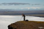 Auf all unseren Sommertouren hatten wir es nie geschafft die längere Wanderung zum Myrdalsjökull in Angriff zu nehmen, dass das Wetter Anfang Oktober passen würde, hätte auch keiner gedacht. Hier der Blick hinüber zum noch größeren Vatnajökull - und auf das Geburtstagskind. :-)