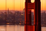 Blick durch die Pylonen der Golden Gate Bridge auf San Francisco, aufgenommen von der Conzelman Road - auch dort sollte man lieber keine Wertsachen im Auto liegen lassen.